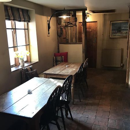 Kenninghall Red Lion Hotel Норуич Екстериор снимка